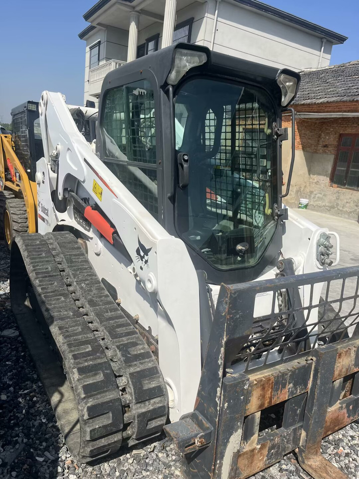 Bobcat T770 - מעמיס היגוי החלקה: תמונה 3 Bobcat T770 - מעמיס היגוי החלקה: תמונה 3