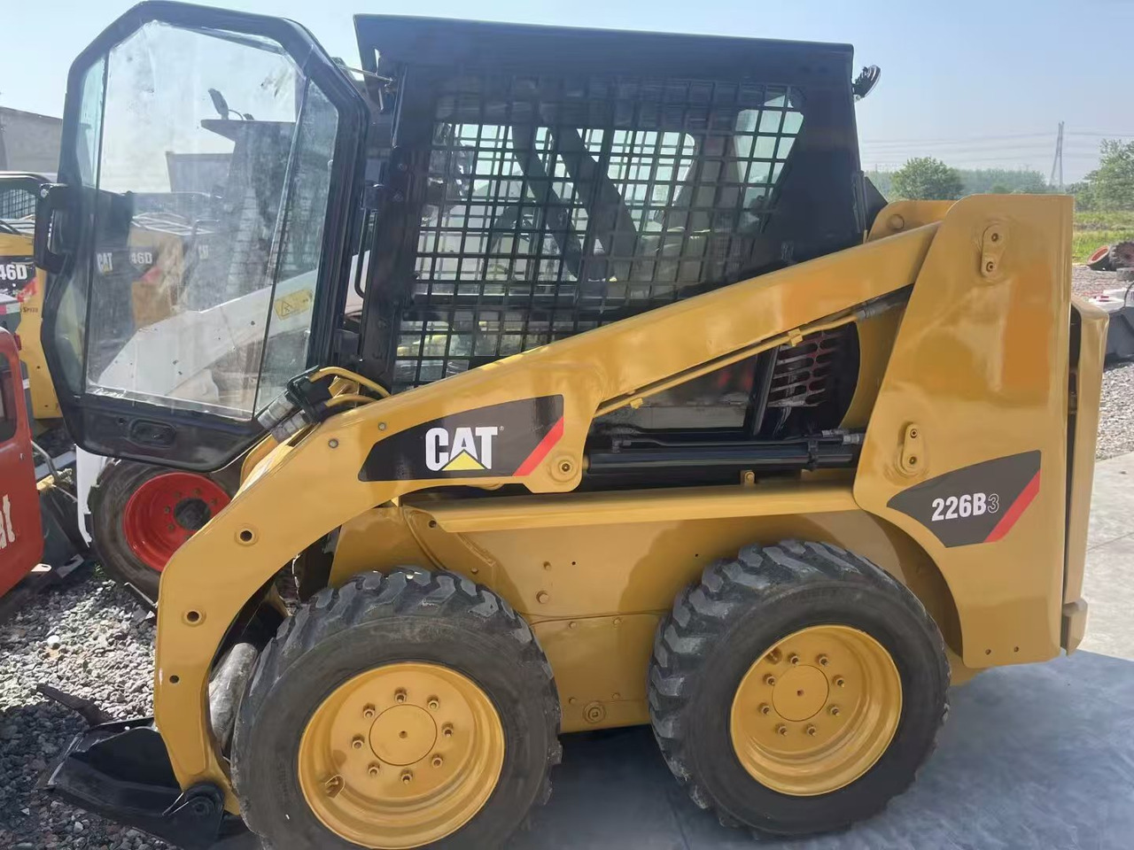 CAT 226B3 - מעמיס היגוי החלקה: תמונה 1 CAT 226B3 - מעמיס היגוי החלקה: תמונה 1
