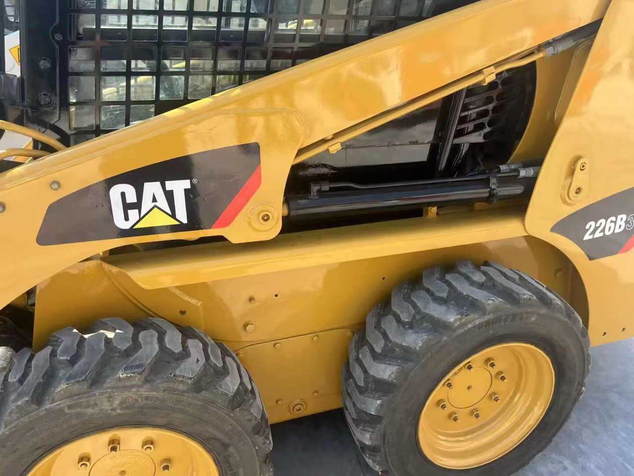 CAT 226B3 - מעמיס היגוי החלקה: תמונה 3 CAT 226B3 - מעמיס היגוי החלקה: תמונה 3