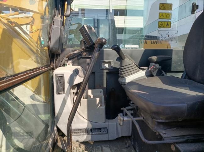 מיני מחפר CAT 306E: תמונה 7