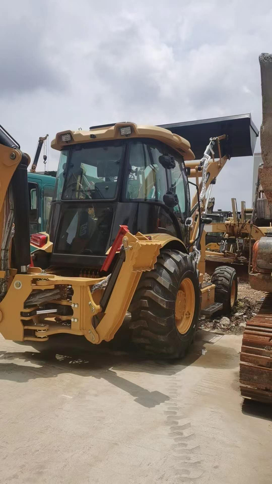CAT 420F - מחפרון: תמונה 1 CAT 420F - מחפרון: תמונה 1