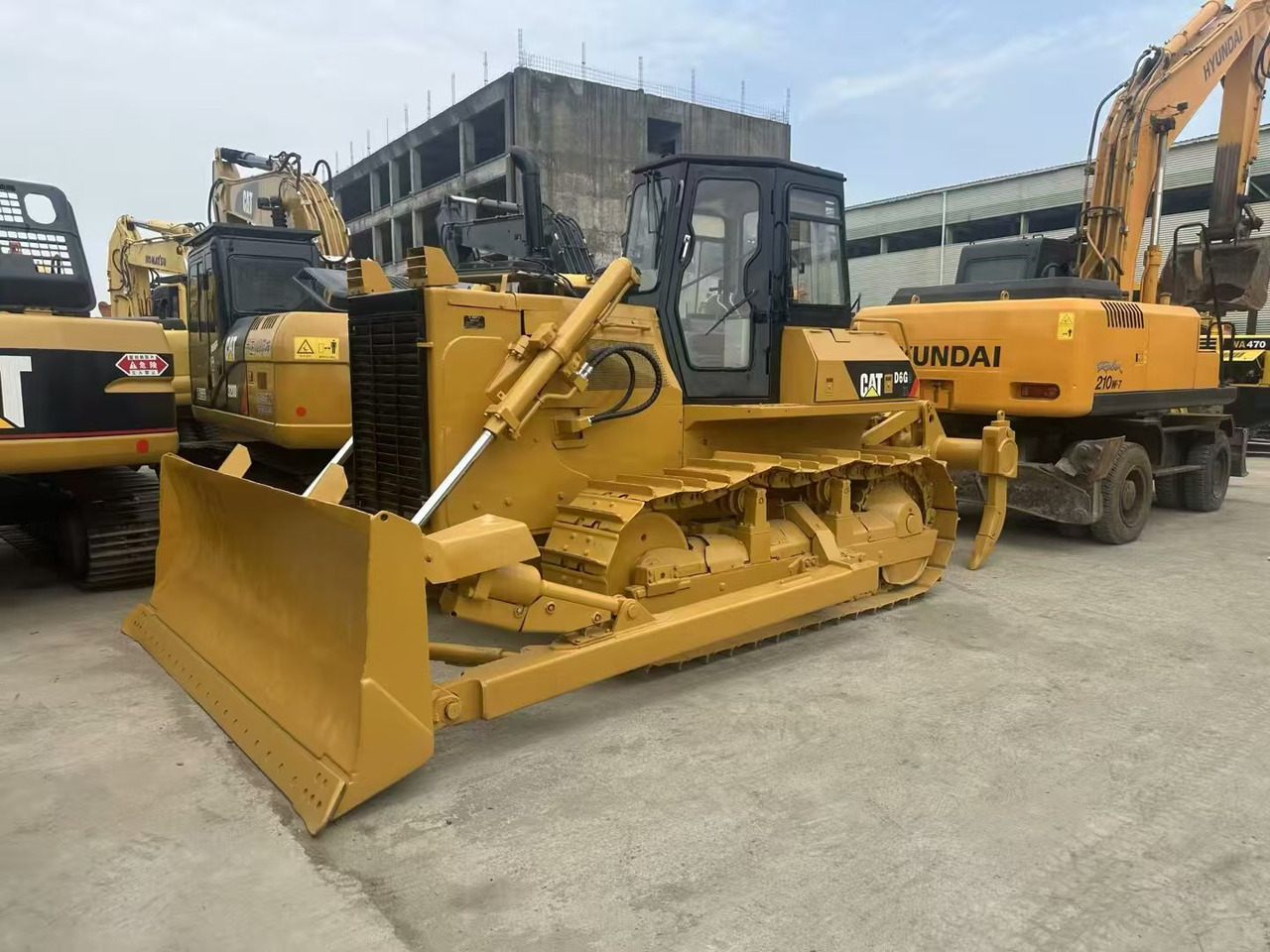 CAT D6G - דחפור: תמונה 4 CAT D6G - דחפור: תמונה 4