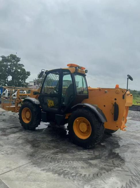 JCB 535 - ציוד בנייה: תמונה 3 JCB 535 - ציוד בנייה: תמונה 3