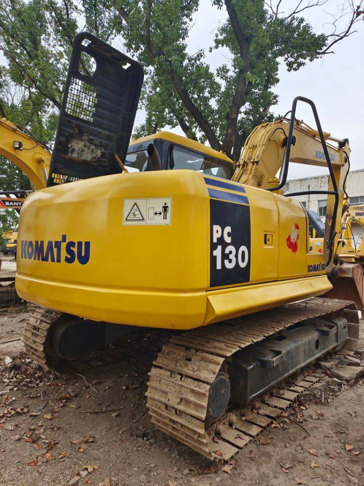 Komatsu PC130 - מחפר סורק: תמונה 1 Komatsu PC130 - מחפר סורק: תמונה 1