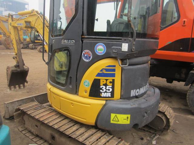Komatsu PC35 - מיני מחפר: תמונה 1 Komatsu PC35 - מיני מחפר: תמונה 1