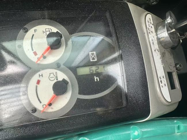 Komatsu PC56 - מיני מחפר: תמונה 2 Komatsu PC56 - מיני מחפר: תמונה 2