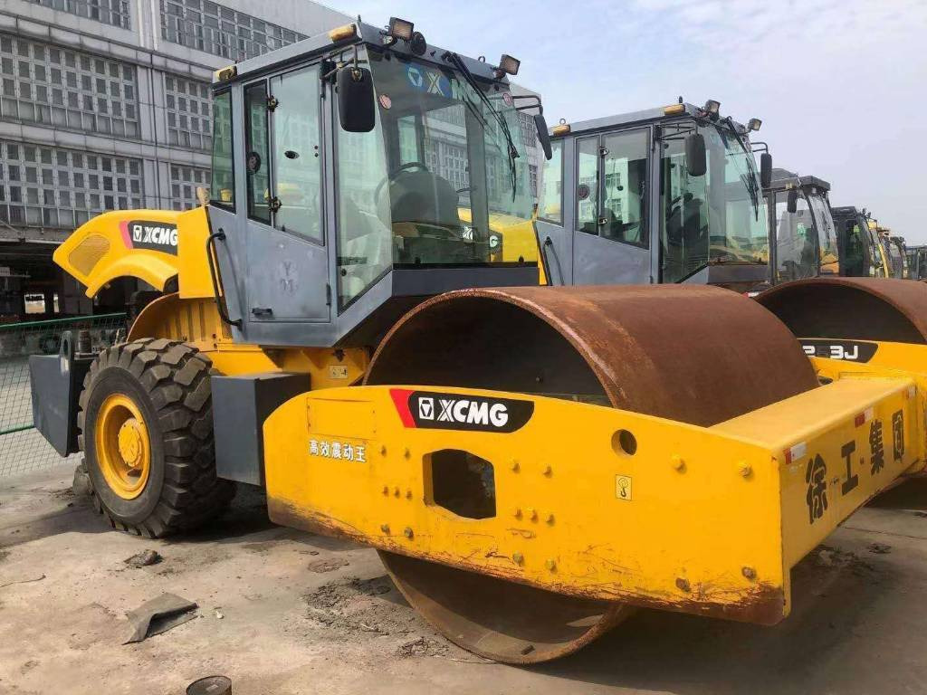 XCMG XS223J - מדחס: תמונה 1 XCMG XS223J - מדחס: תמונה 1