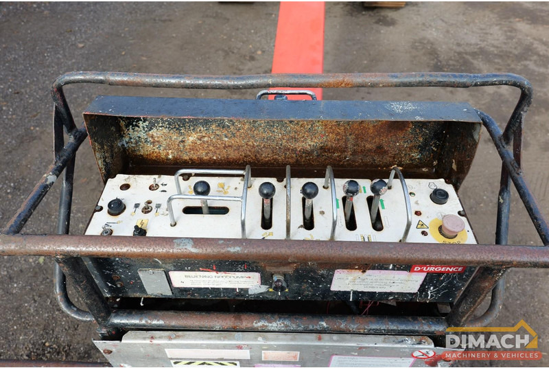 Aichi SR210 / ISR 700 Rupshoogwerker met telescooparm 21 meter bereik, CE marking good working! - פלטפורמה אווירית: תמונה 5 Aichi SR210 / ISR 700 Rupshoogwerker met telescooparm 21 meter bereik, CE marking good working! - פלטפורמה אווירית: תמונה 5