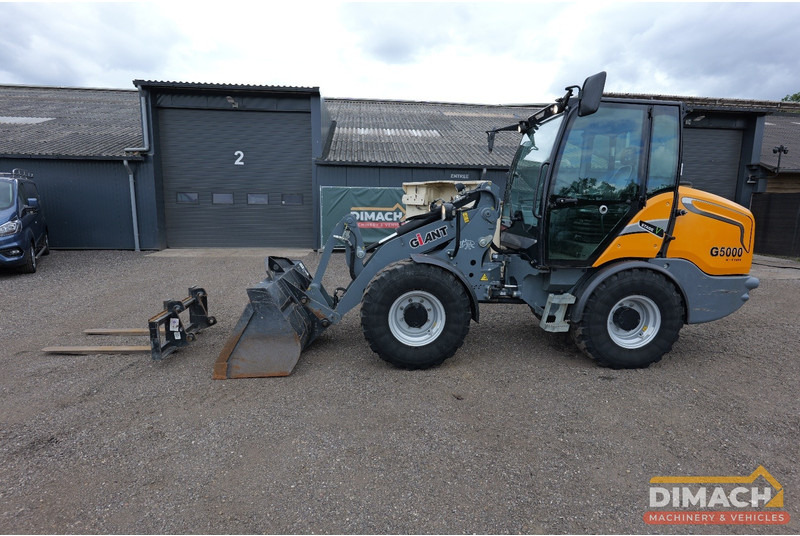 Giant Giant G5000DC X-TRA Hydraulische snelwissel, palletvorken - מעמיס רצועות קומפקטי: תמונה 1 Giant Giant G5000DC X-TRA Hydraulische snelwissel, palletvorken - מעמיס רצועות קומפקטי: תמונה 1