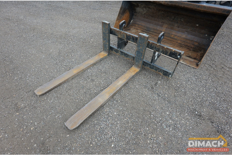 Giant Giant G5000DC X-TRA Hydraulische snelwissel, palletvorken - מעמיס רצועות קומפקטי: תמונה 4 Giant Giant G5000DC X-TRA Hydraulische snelwissel, palletvorken - מעמיס רצועות קומפקטי: תמונה 4