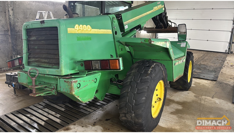 John Deere 4400 John Deere 4400 verreiker met motorproblemen! loopt niet. - מפעיל טלסקופי: תמונה 1 John Deere 4400 John Deere 4400 verreiker met motorproblemen! loopt niet. - מפעיל טלסקופי: תמונה 1