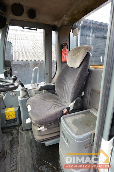 Liebherr L556 Like new!! Airco, quick coupler, skeleton bucket with teeths - מעמיס: תמונה 5 Liebherr L556 Like new!! Airco, quick coupler, skeleton bucket with teeths - מעמיס: תמונה 5