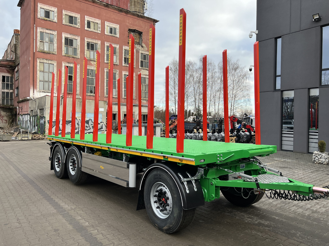 Hydrofast Przyczepa platforma 3 osiowa do przewozu drewna / 3-axle platform trailer for timber transport - קרון נגרר צד נופל/ שטוח: תמונה 1 Hydrofast Przyczepa platforma 3 osiowa do przewozu drewna / 3-axle platform trailer for timber transport - קרון נגרר צד נופל/ שטוח: תמונה 1