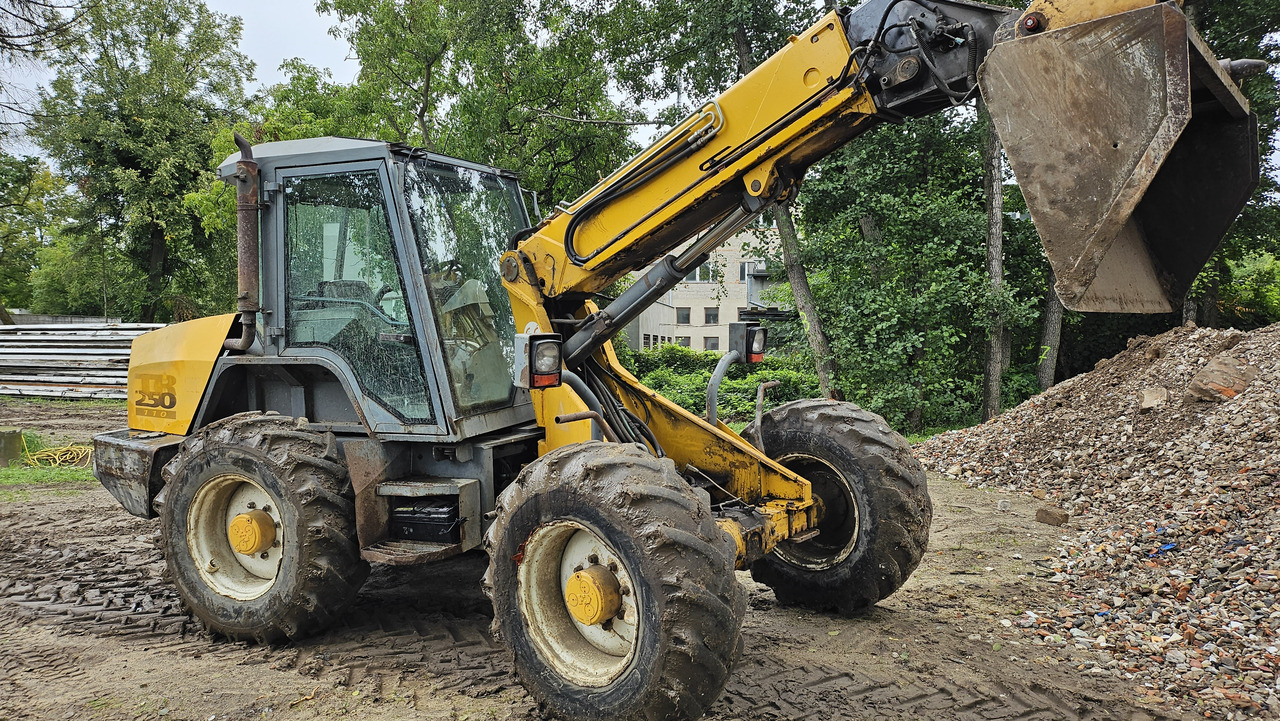 MATBRO TR 250-110 - מפעיל טלסקופי: תמונה 2 MATBRO TR 250-110 - מפעיל טלסקופי: תמונה 2
