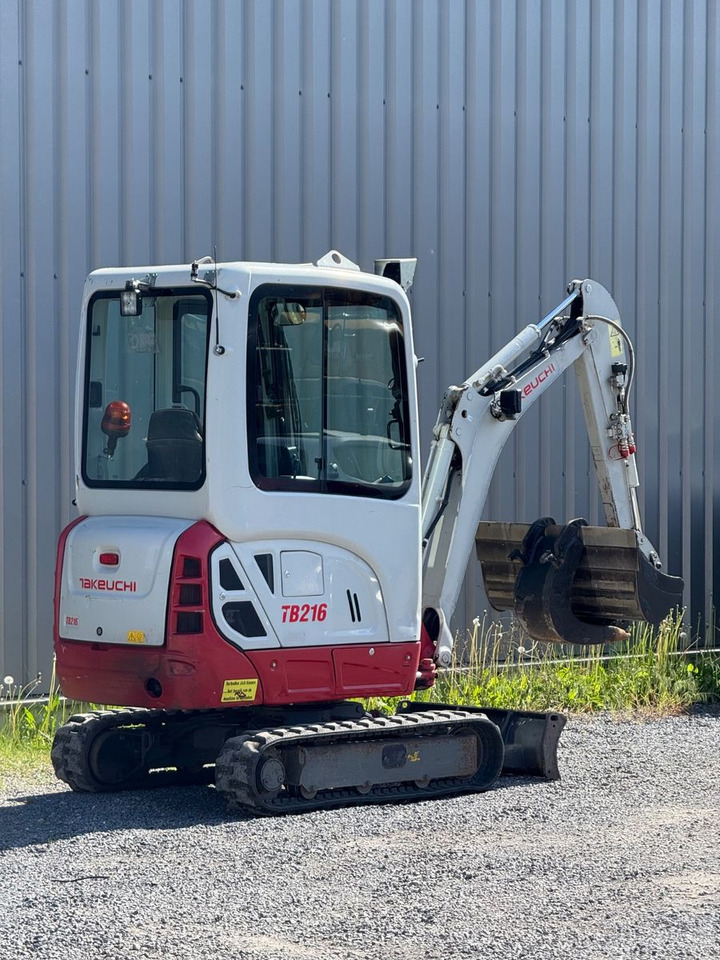 Takeuchi TB216 - מיני מחפר: תמונה 3 Takeuchi TB216 - מיני מחפר: תמונה 3