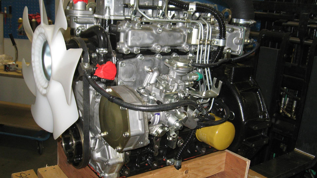 Mitsubishi S4S-Z3DT65SP 62 kW @ 2500 rpm - מנוע עבור מעמיס: תמונה 3 Mitsubishi S4S-Z3DT65SP 62 kW @ 2500 rpm - מנוע עבור מעמיס: תמונה 3