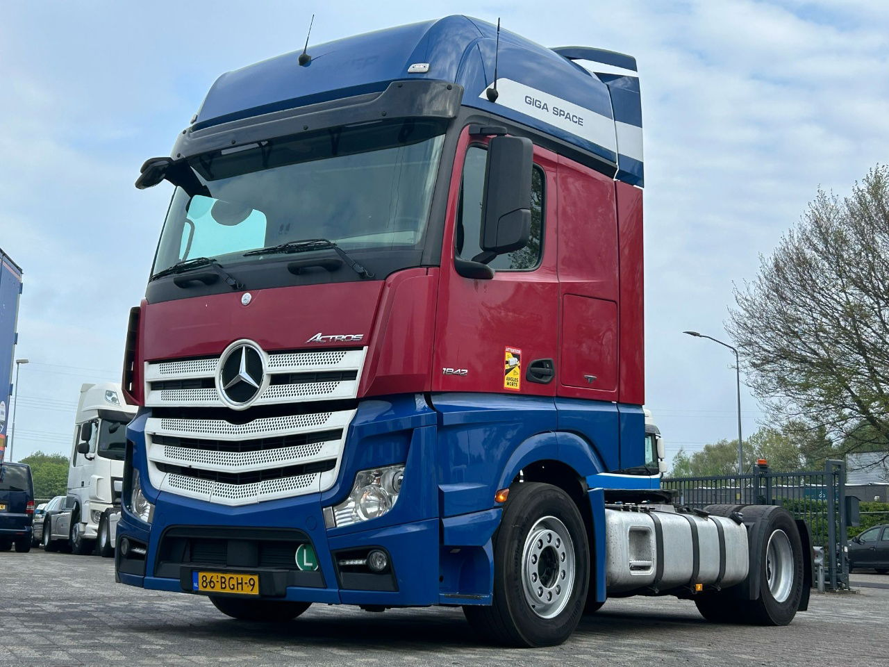 Mercedes-Benz Actros Euro 6 / BJ. 2015 / APK - יחידת טרקטור: תמונה 1 Mercedes-Benz Actros Euro 6 / BJ. 2015 / APK - יחידת טרקטור: תמונה 1
