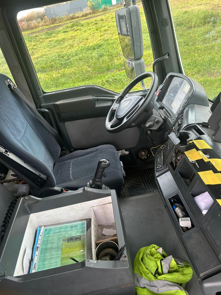 MAN TGA 26.310 - משאית וילונות צד: תמונה 4 MAN TGA 26.310 - משאית וילונות צד: תמונה 4