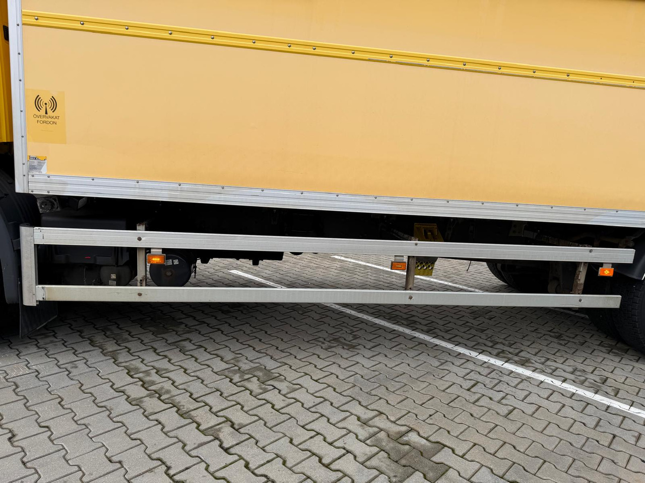 SCANIA P230 - משאית תיבה: תמונה 4 SCANIA P230 - משאית תיבה: תמונה 4