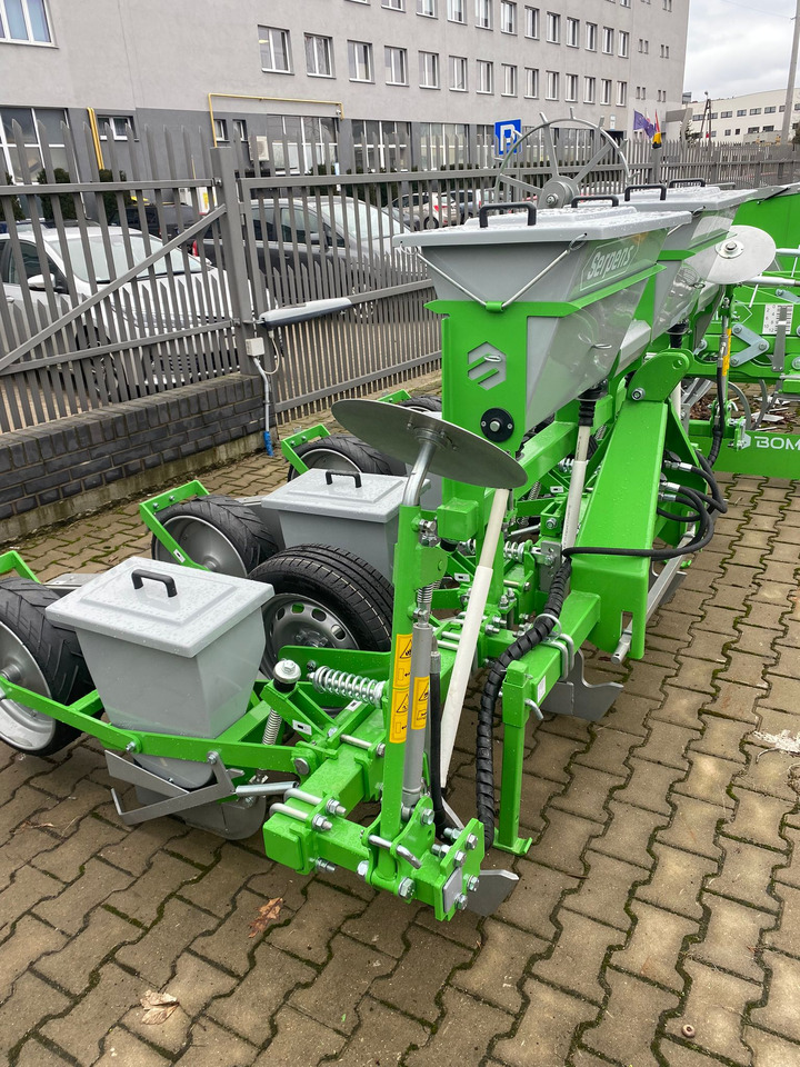 BOMET Precision seeder / Semoir de précision / Siewnik punktowy - מכונת זריעה מדויקת: תמונה 1 BOMET Precision seeder / Semoir de précision / Siewnik punktowy - מכונת זריעה מדויקת: תמונה 1