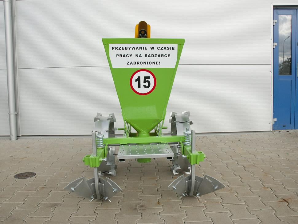 Bomet Kartoffelpflanzmaschine / Potato planter / Planteuse de pomme de terre / Piantapatate / Sadzarka ziemniaków - משתיל תפוחי אדמה: תמונה 2 Bomet Kartoffelpflanzmaschine / Potato planter / Planteuse de pomme de terre / Piantapatate / Sadzarka ziemniaków - משתיל תפוחי אדמה: תמונה 2