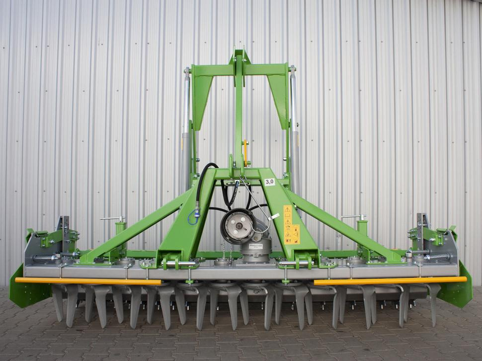 Bomet Kreiselegge / Power harrow / Herse rotative / Erpice rotante / Grada rotativa / Brona wirnikowa 3 m - משדדת כוח: תמונה 1 Bomet Kreiselegge / Power harrow / Herse rotative / Erpice rotante / Grada rotativa / Brona wirnikowa 3 m - משדדת כוח: תמונה 1