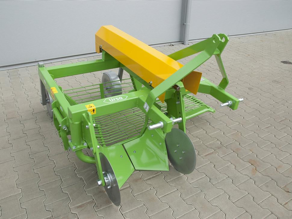Bomet Siebkettenroder / Potato digger / Arracheuse de pomme de terre / Scavapatate / Однорядная картофельная копалка / Kopaczka do ziemniaków Ursa Z655 - מקצרת תפוחי אדמה: תמונה 4 Bomet Siebkettenroder / Potato digger / Arracheuse de pomme de terre / Scavapatate / Однорядная картофельная копалка / Kopaczka do ziemniaków Ursa Z655 - מקצרת תפוחי אדמה: תמונה 4