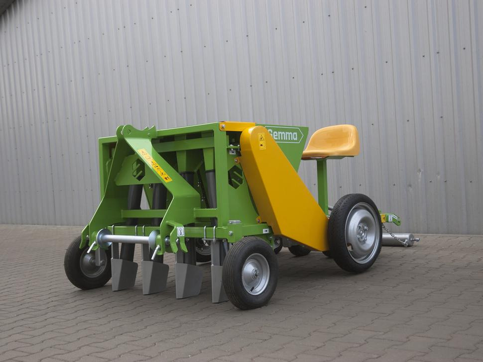 Bomet Zwiebel, Knoblauch Pflanzmaschine / Onion, garlic planter / Planteuse d'oignons et d'ail / Piantatrice per cipolla, aglio / Cebolla, ajo Sembradora / Сажалка для лука, чеснока / Sadzarka do cebuli - ציוד זריעה: תמונה 1 Bomet Zwiebel, Knoblauch Pflanzmaschine / Onion, garlic planter / Planteuse d'oignons et d'ail / Piantatrice per cipolla, aglio / Cebolla, ajo Sembradora / Сажалка для лука, чеснока / Sadzarka do cebuli - ציוד זריעה: תמונה 1