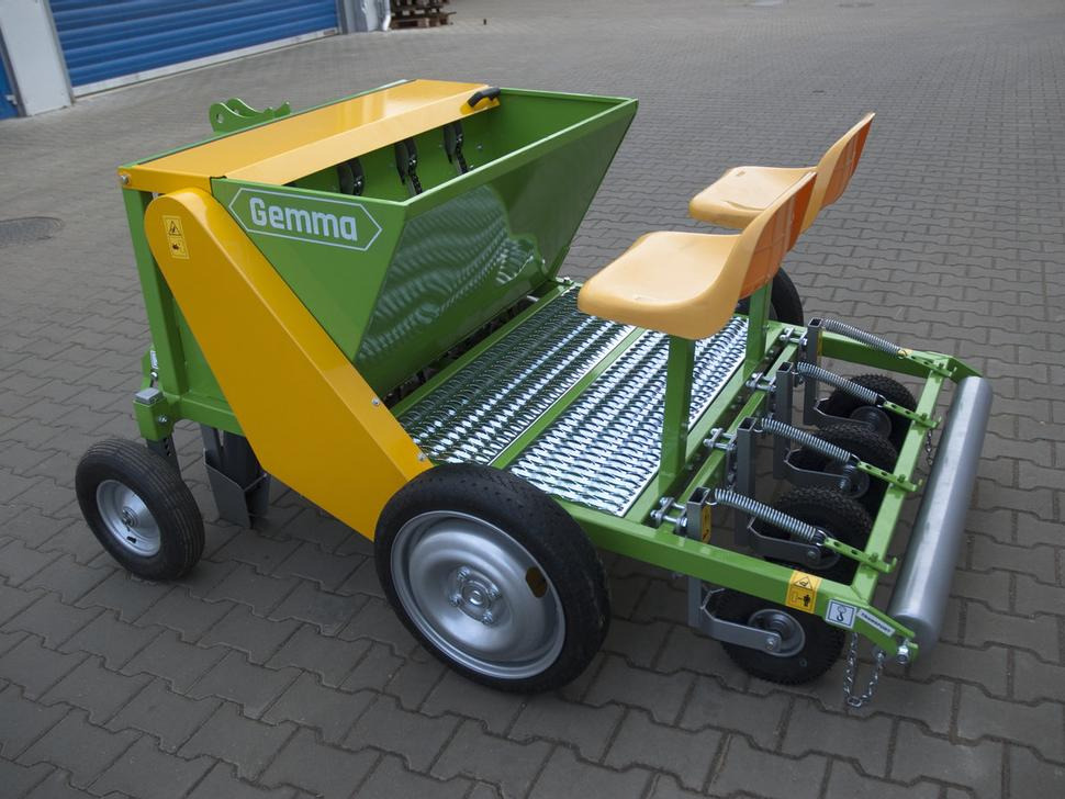 Bomet Zwiebel, Knoblauch Pflanzmaschine / Onion, garlic planter / Planteuse d'oignons et d'ail / Piantatrice per cipolla, aglio / Cebolla, ajo Sembradora / Сажалка для лука, чеснока / Sadzarka do cebuli - ציוד זריעה: תמונה 2 Bomet Zwiebel, Knoblauch Pflanzmaschine / Onion, garlic planter / Planteuse d'oignons et d'ail / Piantatrice per cipolla, aglio / Cebolla, ajo Sembradora / Сажалка для лука, чеснока / Sadzarka do cebuli - ציוד זריעה: תמונה 2