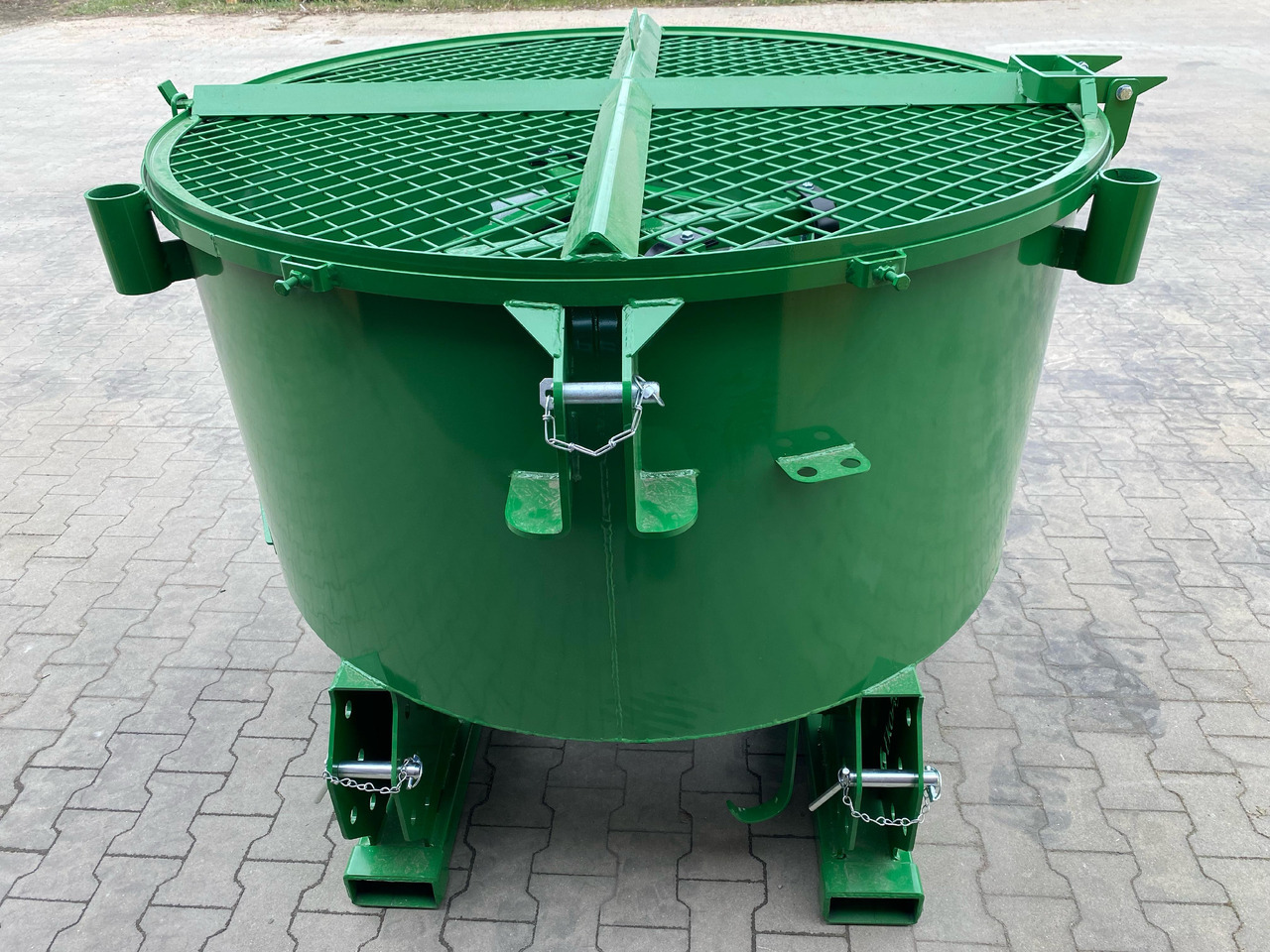 DC Betonmischer / Hydraulic concrete mixer / Malaxeur à béton hydraulique / Betoniera / Бетономешалка с гидравлическим приводом / Betoniarka hydrauliczna 800 l - מערבל בטון: תמונה 1 DC Betonmischer / Hydraulic concrete mixer / Malaxeur à béton hydraulique / Betoniera / Бетономешалка с гидравлическим приводом / Betoniarka hydrauliczna 800 l - מערבל בטון: תמונה 1