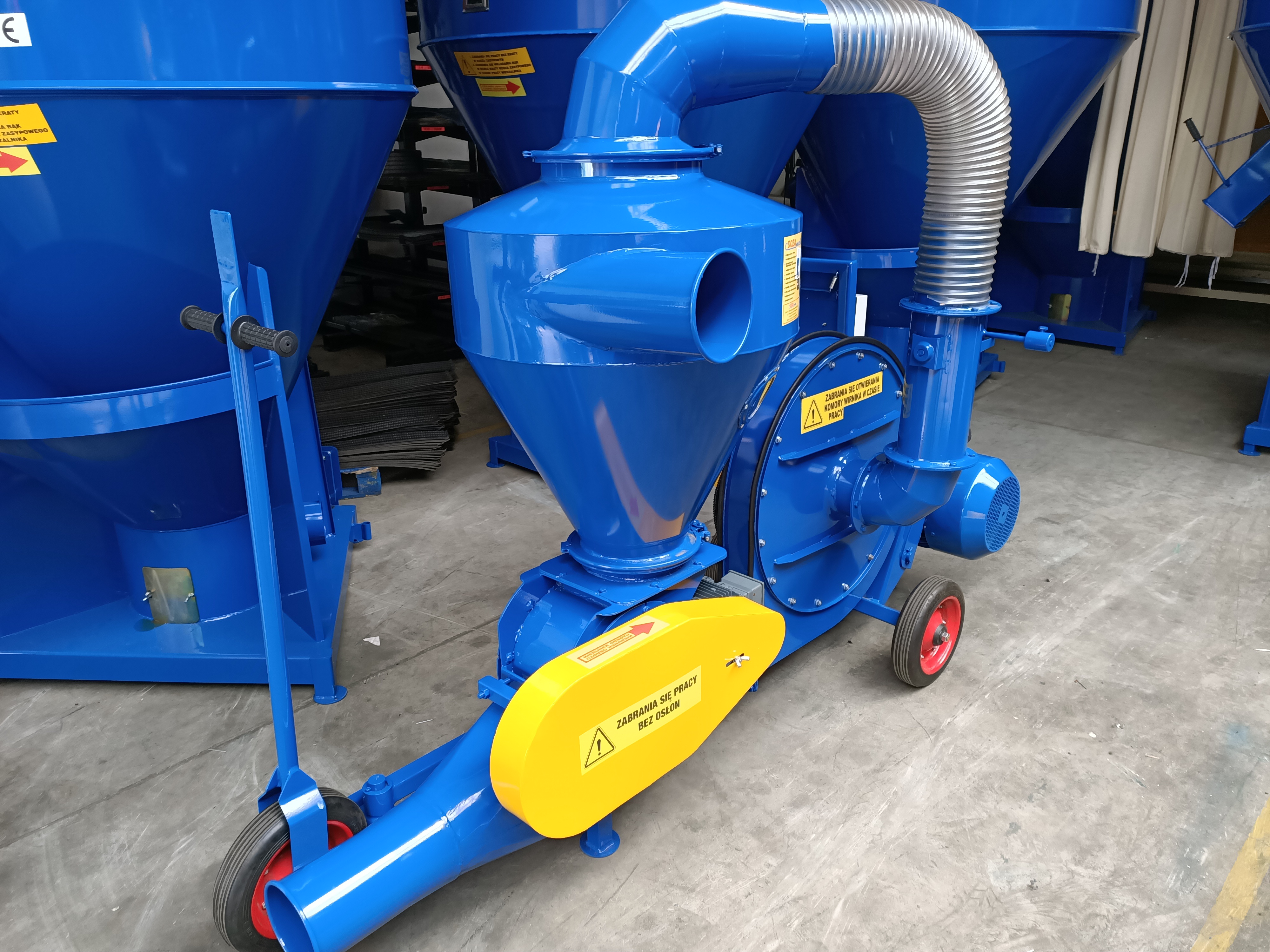 Dozamech Saug-Druckgebläse / Suction and pressure blower / Suceuse à grains / Trasportatore / Пневматический вдуватель / Dmuchawa ssąco-tłocząca T-420 - מסוע: תמונה 1 Dozamech Saug-Druckgebläse / Suction and pressure blower / Suceuse à grains / Trasportatore / Пневматический вдуватель / Dmuchawa ssąco-tłocząca T-420 - מסוע: תמונה 1