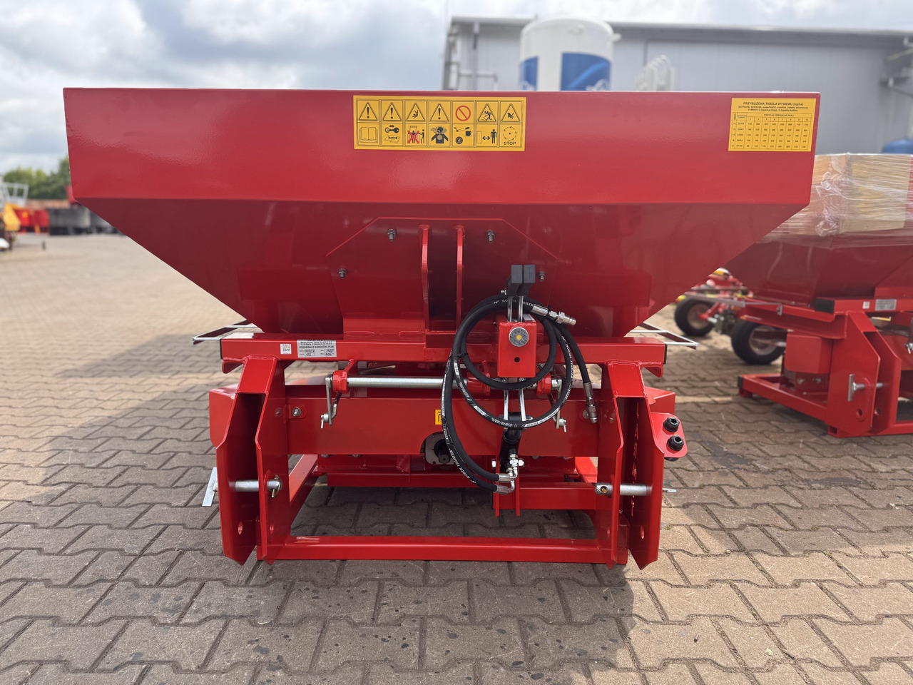 JAR-MET Düngerstreuer / Fertilizer spreader / Epandeur d'engrais / Rozsiewacz nawozu 800 kg - מפזרת דשן: תמונה 2 JAR-MET Düngerstreuer / Fertilizer spreader / Epandeur d'engrais / Rozsiewacz nawozu 800 kg - מפזרת דשן: תמונה 2
