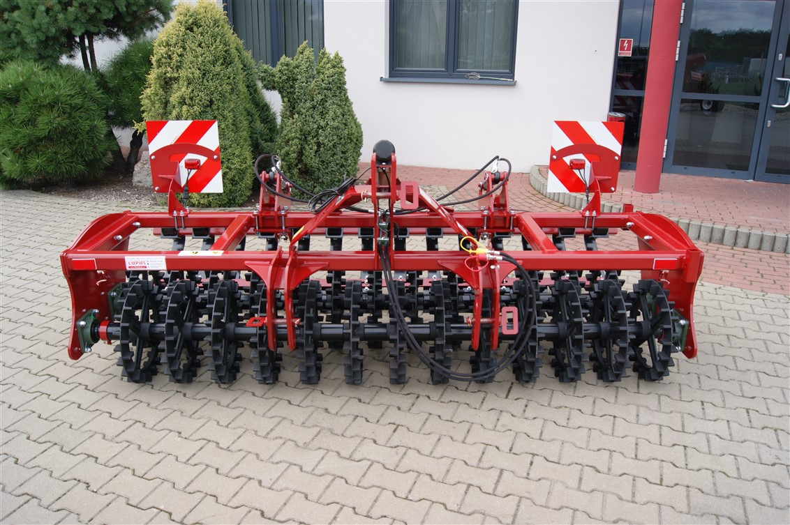 Lupus Crosskillwalze / Crosskill roller / Rouleau tandem avant Crosskill / Rodillo tándem delantero Wał przedni tandem Crosskill 3 m - רולר חקלאי: תמונה 5 Lupus Crosskillwalze / Crosskill roller / Rouleau tandem avant Crosskill / Rodillo tándem delantero Wał przedni tandem Crosskill 3 m - רולר חקלאי: תמונה 5