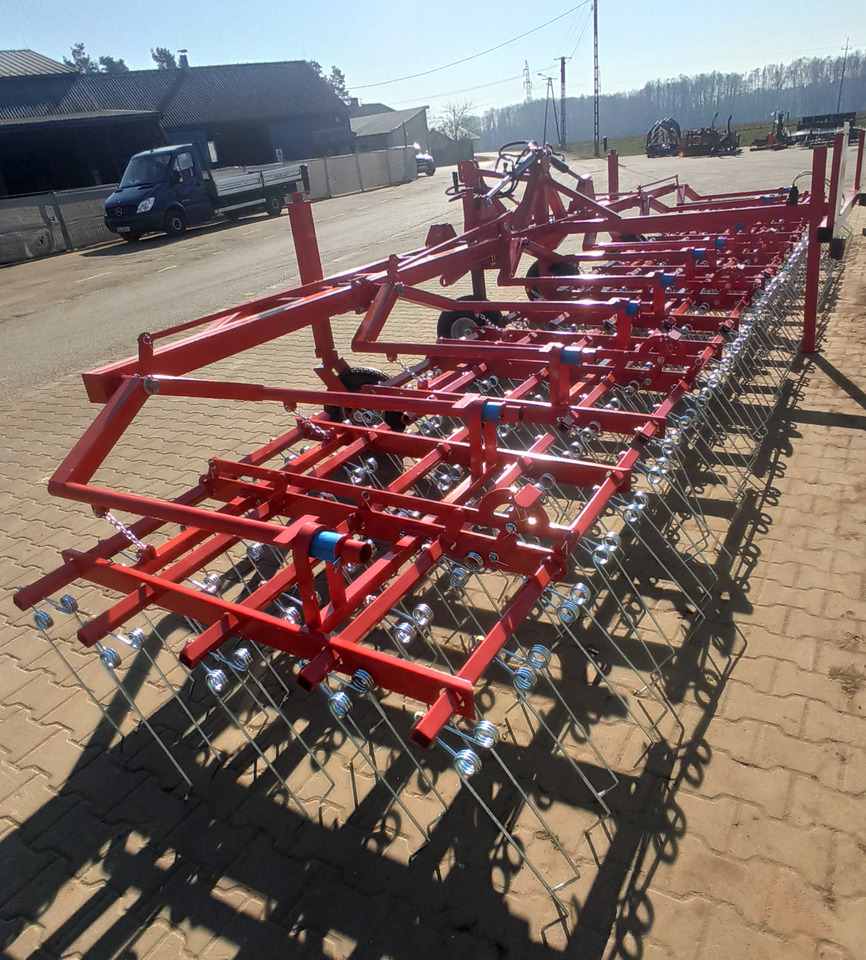 METAL-TECHNIK Hackstriegel / Weeder / Herse étrille / Sarchiatrice / Прополочная машина / Chwastownik 9 m - מגרפת קפיצים: תמונה 1 METAL-TECHNIK Hackstriegel / Weeder / Herse étrille / Sarchiatrice / Прополочная машина / Chwastownik 9 m - מגרפת קפיצים: תמונה 1