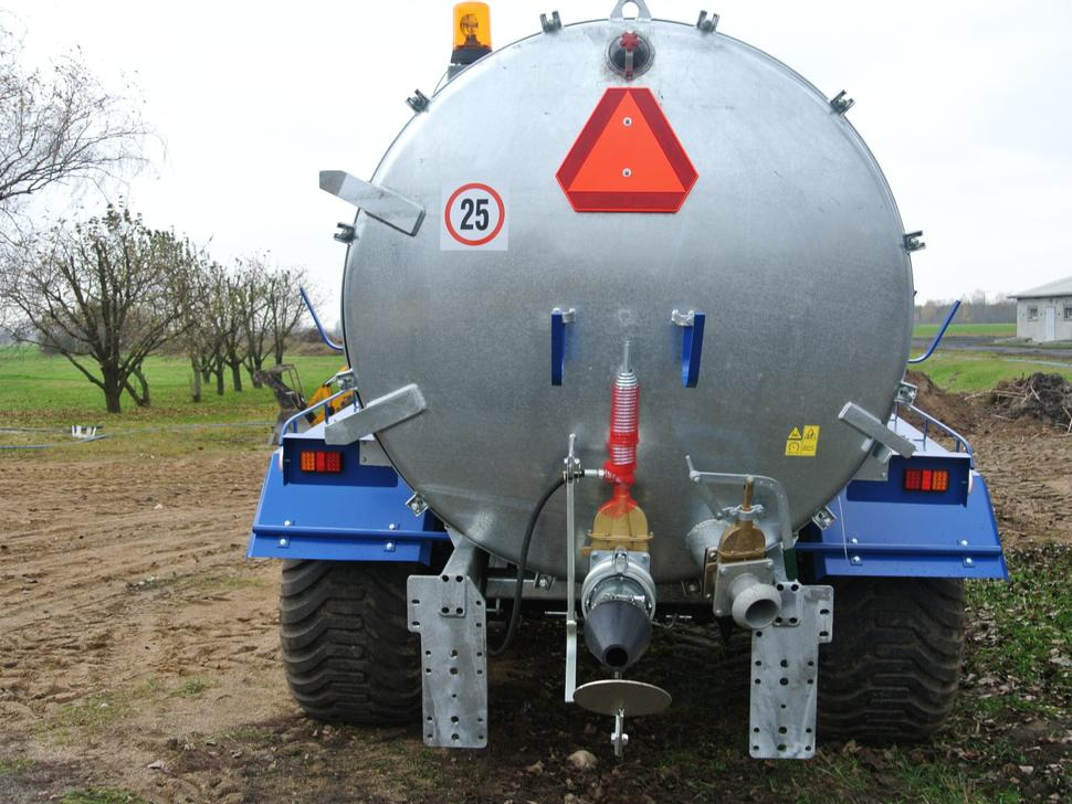 Marco-Polo Gülletankwagen / Slurry tanker / Epandeur à lisier / Cisterna per liquami / Сisterna de estiércol líquido / Цистерна для жидкого органического удобрения / Wóz asenizacyjny 12 000 - מכל תערובת: תמונה 4 Marco-Polo Gülletankwagen / Slurry tanker / Epandeur à lisier / Cisterna per liquami / Сisterna de estiércol líquido / Цистерна для жидкого органического удобрения / Wóz asenizacyjny 12 000 - מכל תערובת: תמונה 4