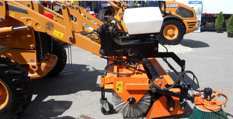 PRONAR Kehrmaschine / Sweeper / Balayeuse / Barredora / Spazzatrice / Подметальная машина / Zamiatarka 1,6 m - מטאטא עבור מכונה חקלאית: תמונה 1 PRONAR Kehrmaschine / Sweeper / Balayeuse / Barredora / Spazzatrice / Подметальная машина / Zamiatarka 1,6 m - מטאטא עבור מכונה חקלאית: תמונה 1