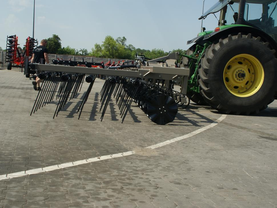 ROLEX Mulchegge / Mulch harrow / Herse de déchaumage / Erpice pacciamante / Борона для мульчирования / Brona mulczowa 7,5 m - מגרפת קפיצים: תמונה 2 ROLEX Mulchegge / Mulch harrow / Herse de déchaumage / Erpice pacciamante / Борона для мульчирования / Brona mulczowa 7,5 m - מגרפת קפיצים: תמונה 2