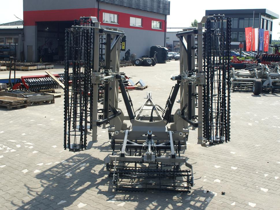 ROLEX Saatbettkombination / Hydraulically cultivator / Vibroculteur / Aggregato di coltivazione / Почвообрабатывающий гидравлический складывающийся агрегат / Agregat uprawowy hydraulicznie składany - קלטרת: תמונה 5 ROLEX Saatbettkombination / Hydraulically cultivator / Vibroculteur / Aggregato di coltivazione / Почвообрабатывающий гидравлический складывающийся агрегат / Agregat uprawowy hydraulicznie składany - קלטרת: תמונה 5