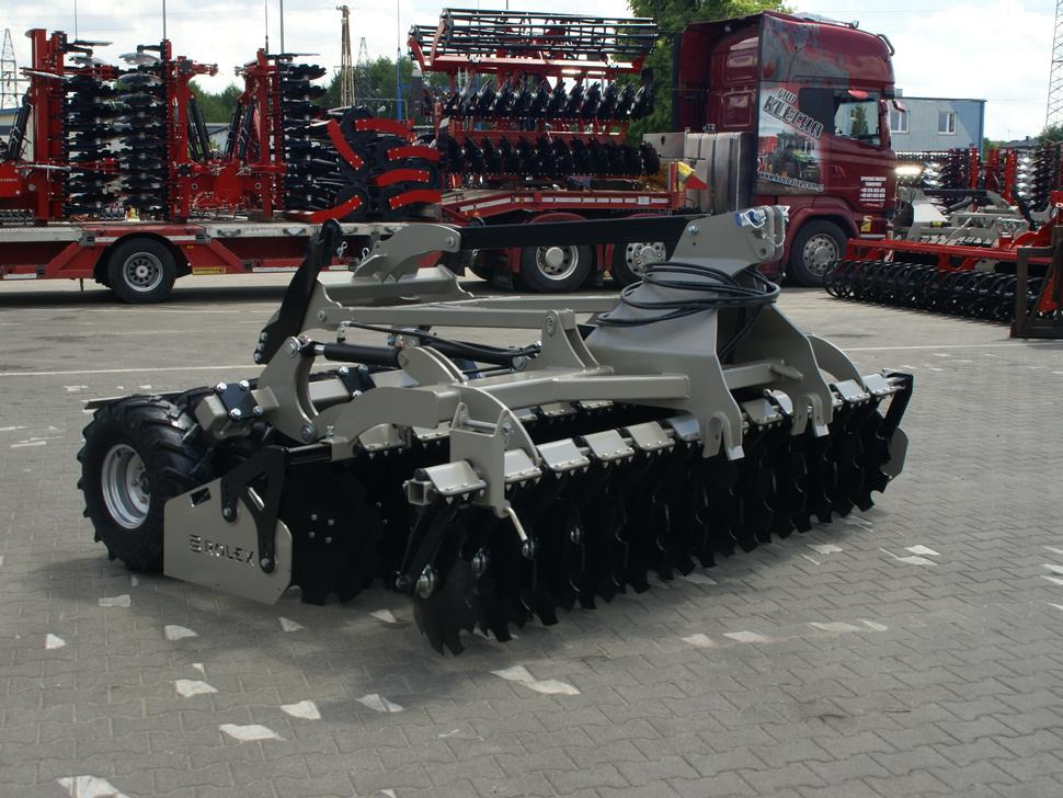 ROLEX Scheibenegge / Disc harrow with hydropack and tire roller / Dechaumeur à disques / Erpice a dischi / Дисковая борона с гидропаком и колёсным катком / Agregat talerzowy uprawowy z hydropackiem i - משדדת דיסק: תמונה 5 ROLEX Scheibenegge / Disc harrow with hydropack and tire roller / Dechaumeur à disques / Erpice a dischi / Дисковая борона с гидропаком и колёсным катком / Agregat talerzowy uprawowy z hydropackiem i - משדדת דיסק: תמונה 5