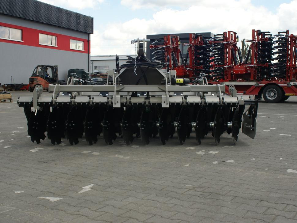 ROLEX Scheibenegge / Disc harrow with hydropack and tire roller / Dechaumeur à disques / Erpice a dischi / Дисковая борона с гидропаком и колёсным катком / Agregat talerzowy uprawowy z hydropackiem i - משדדת דיסק: תמונה 2 ROLEX Scheibenegge / Disc harrow with hydropack and tire roller / Dechaumeur à disques / Erpice a dischi / Дисковая борона с гидропаком и колёсным катком / Agregat talerzowy uprawowy z hydropackiem i - משדדת דיסק: תמונה 2