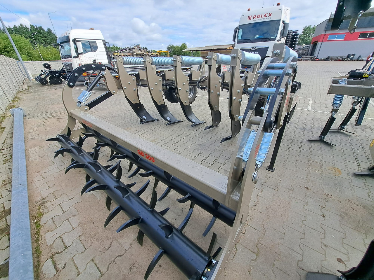 ROLEX Tiefenlockerer / Subsoiler / Décompacteur / Subsolador / Dissodatori / Глубокорыхлитель тип V / Głębosz typ V 3 m - משתת: תמונה 2 ROLEX Tiefenlockerer / Subsoiler / Décompacteur / Subsolador / Dissodatori / Глубокорыхлитель тип V / Głębosz typ V 3 m - משתת: תמונה 2