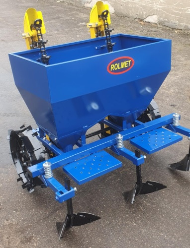 ROLMET Kartoffelpflanzmaschine / Potato planter / Planteuse de pomme de terre / Piantapatate / Sadzarka ziemniaków - משתיל תפוחי אדמה: תמונה 1 ROLMET Kartoffelpflanzmaschine / Potato planter / Planteuse de pomme de terre / Piantapatate / Sadzarka ziemniaków - משתיל תפוחי אדמה: תמונה 1