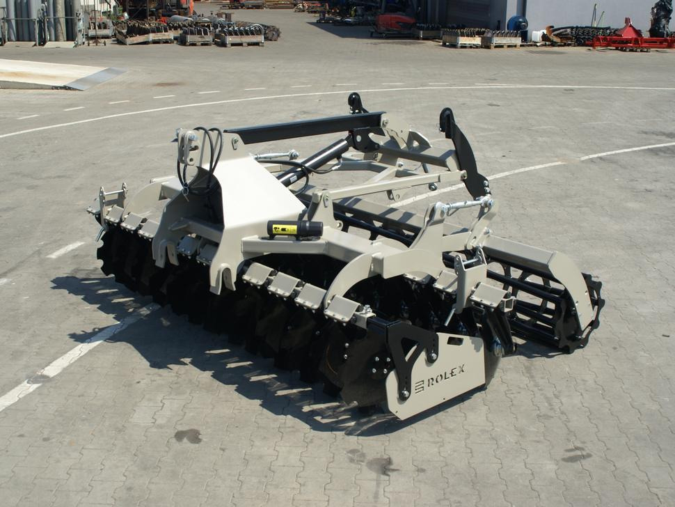 Rolex Scheibenegge / Disc harrow with hydropack / Déchaumeur à disques avec support semoir / Erpice a dischi / Cultivador de discos con hydropack / Дисковая борона с гидропаком 3 m - משדדת דיסק: תמונה 2 Rolex Scheibenegge / Disc harrow with hydropack / Déchaumeur à disques avec support semoir / Erpice a dischi / Cultivador de discos con hydropack / Дисковая борона с гидропаком 3 m - משדדת דיסק: תמונה 2