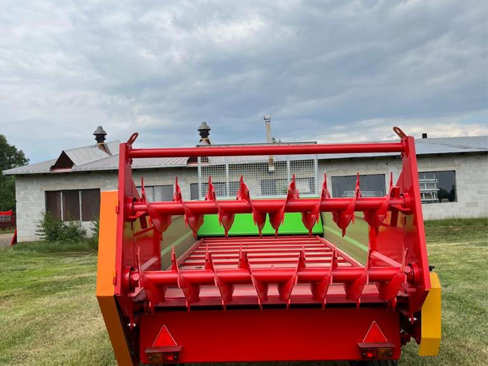 Roltrans Miststreuer / Manure spreader / Épandeur à fumier / Spandiletame / Разбрасыватель органических удобрений N250/2 LEO 4 t - מפזרת זבל: תמונה 4 Roltrans Miststreuer / Manure spreader / Épandeur à fumier / Spandiletame / Разбрасыватель органических удобрений N250/2 LEO 4 t - מפזרת זבל: תמונה 4