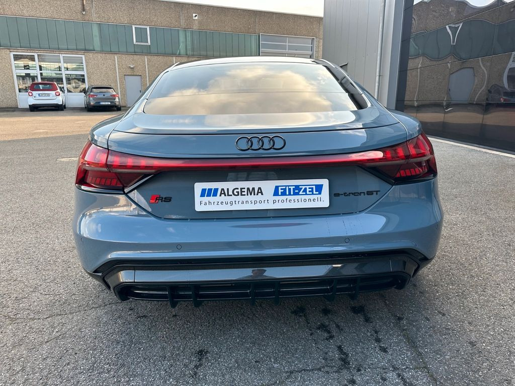Audi e-tron GT RS quattro CARBON, EXCLUSIVE - מכונית: תמונה 4 Audi e-tron GT RS quattro CARBON, EXCLUSIVE - מכונית: תמונה 4