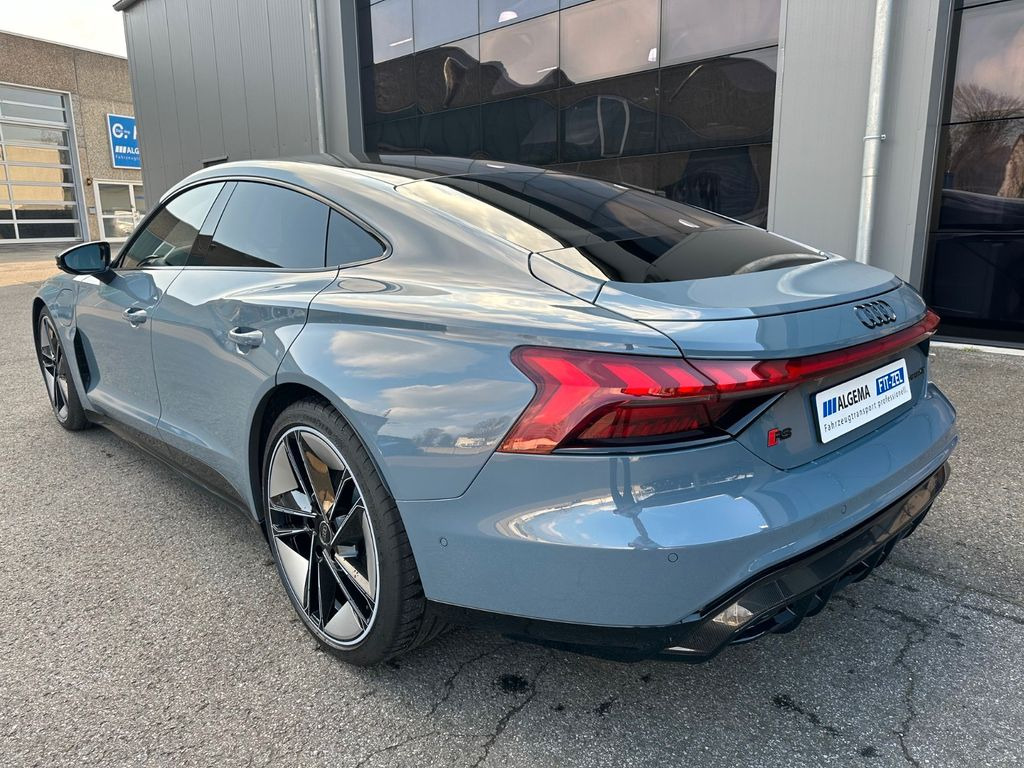 Audi e-tron GT RS quattro CARBON, EXCLUSIVE - מכונית: תמונה 3 Audi e-tron GT RS quattro CARBON, EXCLUSIVE - מכונית: תמונה 3