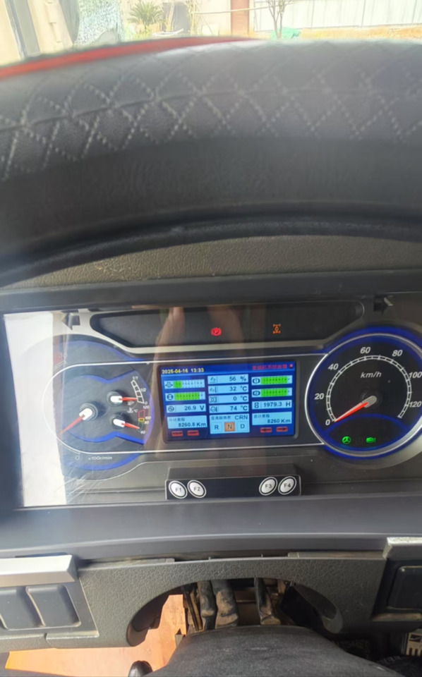 SANY STC1300 - עגורן נייד: תמונה 2 SANY STC1300 - עגורן נייד: תמונה 2