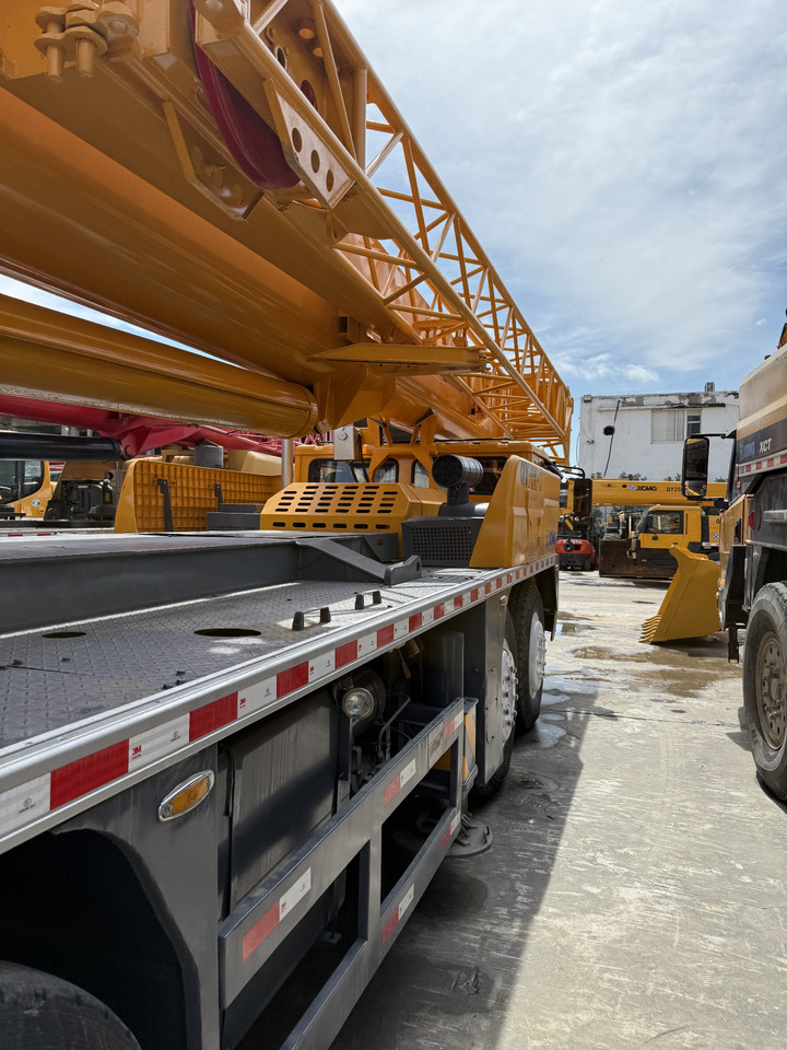 XCMG QY70K-2 - עגורן נייד: תמונה 2 XCMG QY70K-2 - עגורן נייד: תמונה 2
