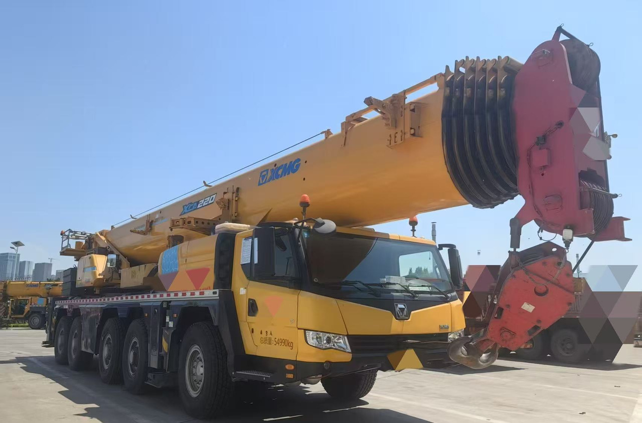 XCMG XCA130L7C - עגורן לכל שטח: תמונה 2 XCMG XCA130L7C - עגורן לכל שטח: תמונה 2