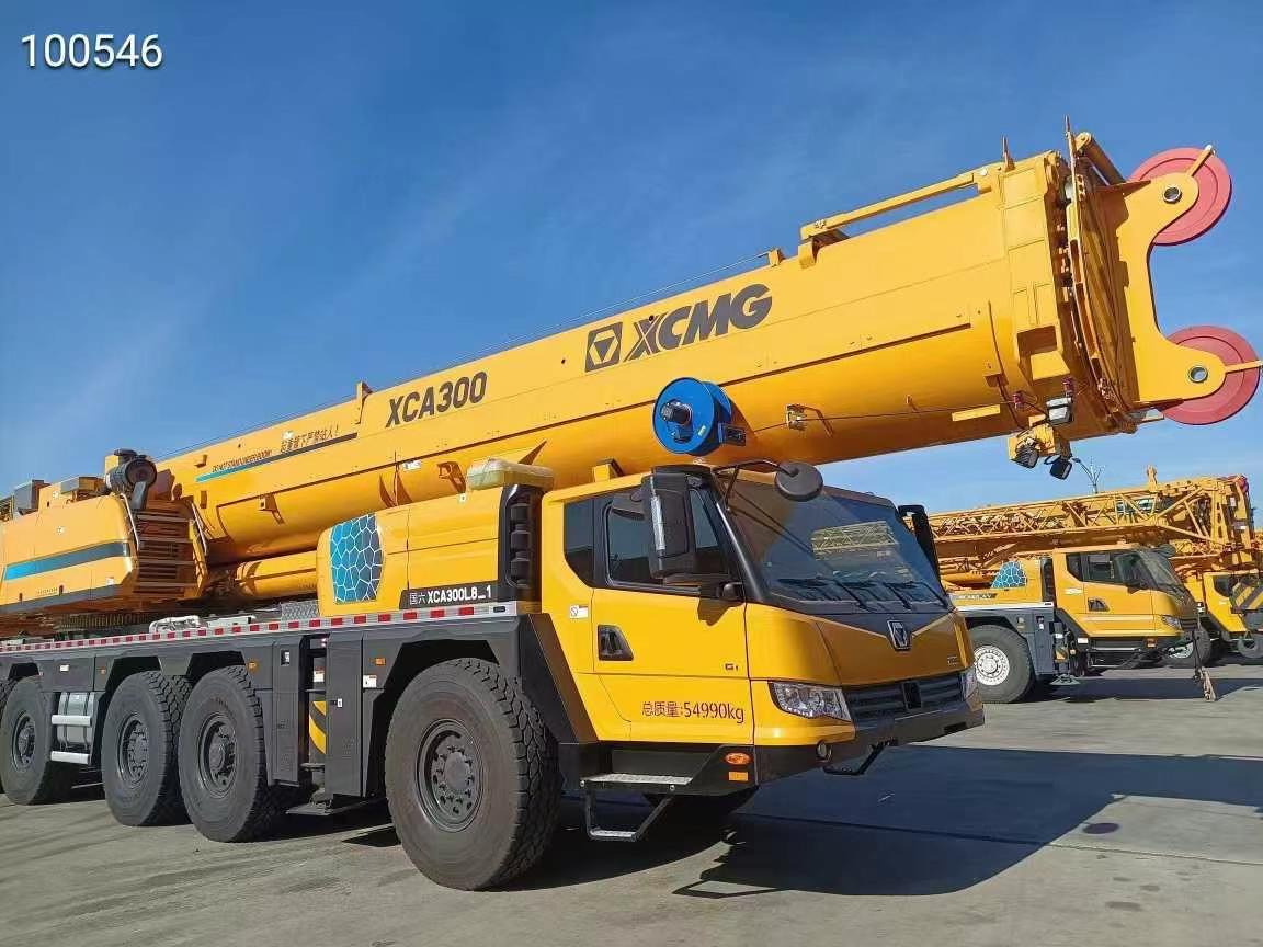XCMG XCA300 - עגורן לכל שטח: תמונה 1 XCMG XCA300 - עגורן לכל שטח: תמונה 1
